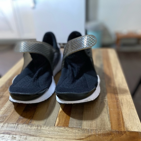 ❌SOLD❌ Nike Sockdart. Black. Mens 9. - Picture 2 of 5